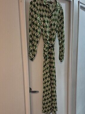 Zara Green and White Geometric Tie-Waist Dress